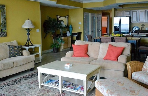 Orange Beach Condo | Relax & Enjoy - Coastal Paradise! SUNDAY- SUNDAY RENTAL ONLY DURING PEAK SEASON
