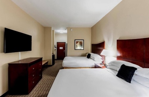 Mineral Wells House | Relax & Explore with Gym, Outdoor Pool, and Nature Just Steps Away
