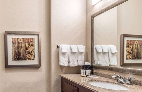 Mineral Wells House | Relax & Explore with Gym, Outdoor Pool, and Nature Just Steps Away