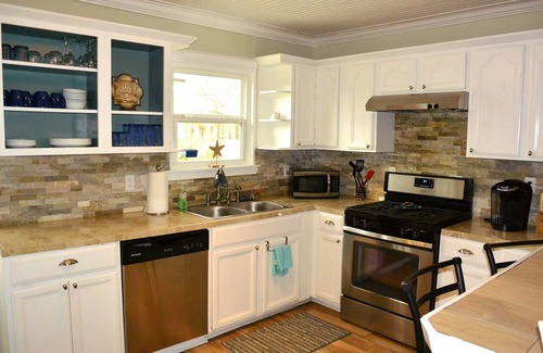 La Porte House | Relax! Galveston Bay views, Pool, Fire Pit & Walk to Beach - Families love us!