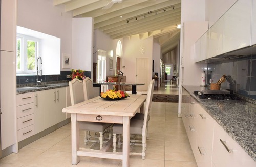 Arawak Hill Villa | Relax & Recharge -Stunning Luxury Waterfront Villa