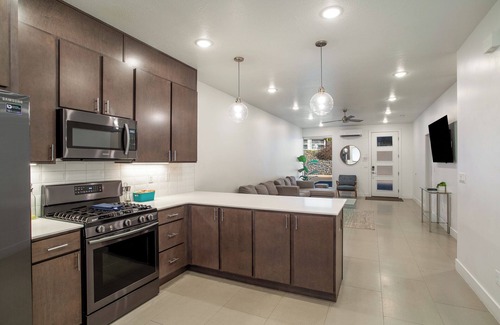 St. George House | Relax in a 4BR, 3.5BA St. George townhouse near Zion! Pool, hot tubs, balconies | Pet-friendly!