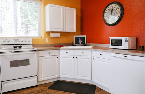 Coeur d'Alene Apartment | Relax in beautiful mountain serenity while planning your local adventures.