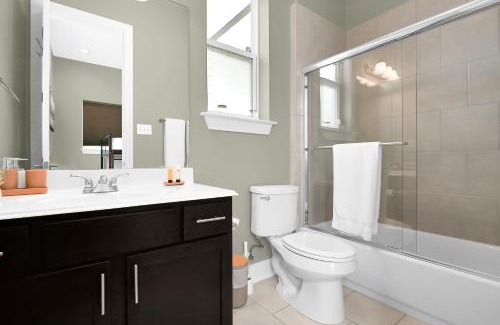 Northside House | Relax in HTX POOL,15ppl,4br,4b