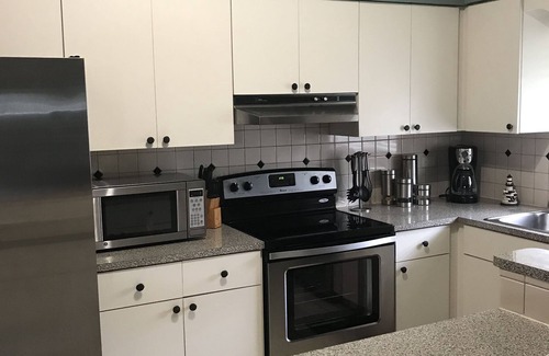 Tavernier House | Relax in Islamorada-Canal Front 3 Bedroom /2 Bath Home