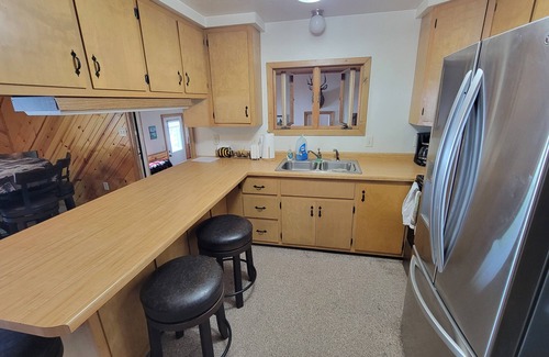 Brazeau House | Relax in our quiet, lakefront cabin