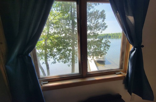 Brazeau House | Relax in our quiet, lakefront cabin