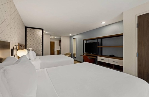 Newnan House | Relax in Peaceful Suite w/Full Kitchen for Extended Stays | 3 Units