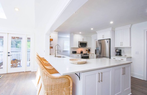Isle of Palms House | Relax in Renovated Home w/Private Plunge Pool; Screened Porch; 2 Master Suites; 4 Min Walk to Beach