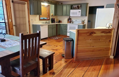 Tellico Plains Cabin | Relax in Seclusion at the 'Cozy Creekside Lodge' with Creekfront Sleeping Porch