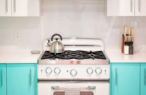 Diamond Hill Condo | Relax in Style | 2 KING Beds - *POOL* - PacMan!