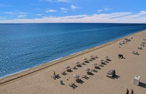 Mid Beach Apartment | Relax in Style 3BR 2BA Beach Condo in Oceanfront Resort Pools Gym Sauna 1507
