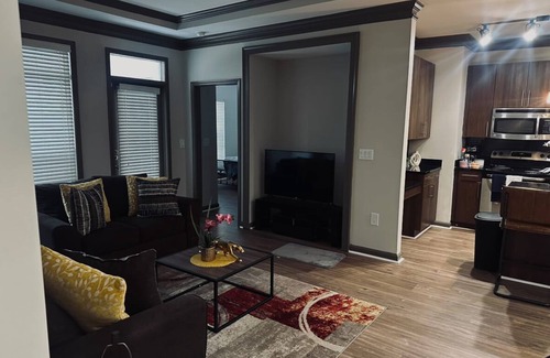 Dunwoody Apartment | "Relax in Style":Charming 2-Bed,2-Bath Getaway Perfect for Families of Couples!