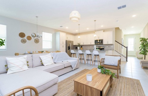 Four Corners House | Relax in Style: Private Pool, Wave Surfing & More!