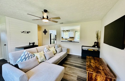Richmond Hill House | Relax In the Hill, close to I-95, Savannah, Ft Stewart and Hunter