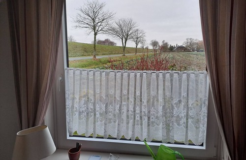 Friedrichskoog Condo | Relax in the iodine-rich North Sea air in the first floor apartment Deichblick