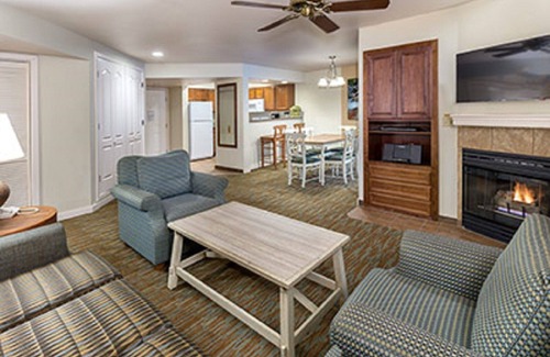 Round Hill Village Resort | Relax in the scenic beauty!