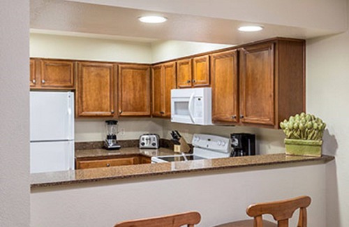 Round Hill Village Resort | Relax in the scenic beauty!