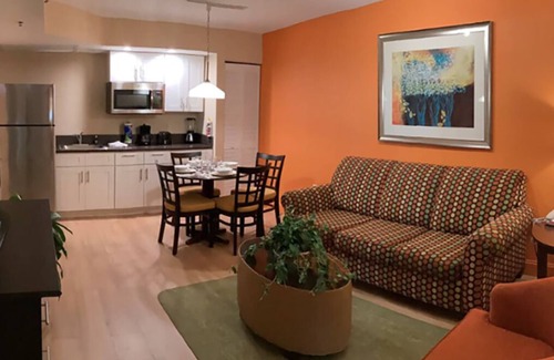 Weston Resort | Relax in the Sun! Plenty of Pools, Near Ft Lauderdale!