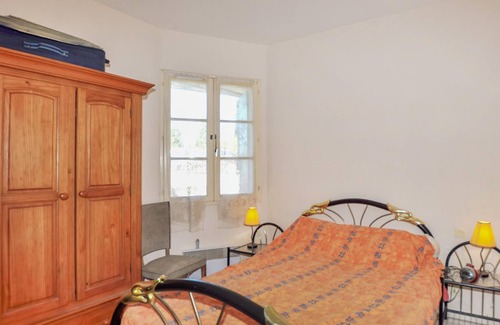 Lavalette House | Relax in this functional vacation home located in Lavalette.