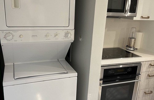 Davie House | Relax in this Modern 2 Bedroom Home Close to Shopping and Highway