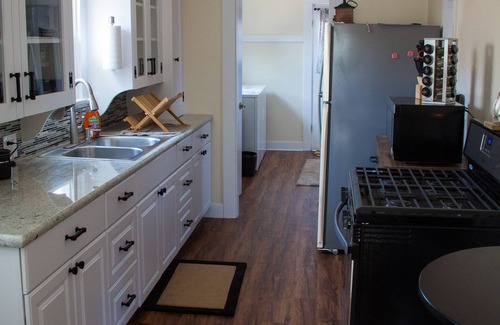 San Luis Obispo Cottage | Relax In This Newly Renovated Downtown Cottage