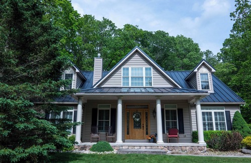 Alpine Lake House | Relax in this Spacious Craftsman Style Lake Home.