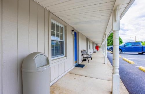 Natural Bridge Hotel | Relax Inn By OYO Natural Bridge I-81