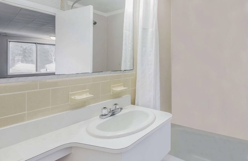 West Yarmouth Hotel | Relax Inn Cape Cod