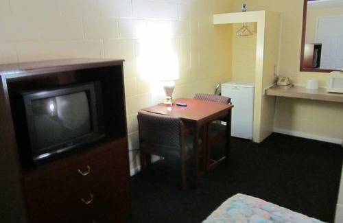 Cottage Grove Hotel | Relax Inn