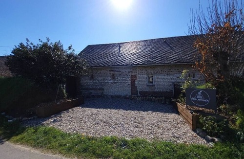 Goderville Apartment | Relax near Etretat at the Norman bath.