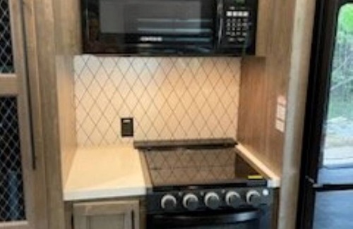 Van Buren RV Rental | Relax on beautiful Current River in Luxury!
