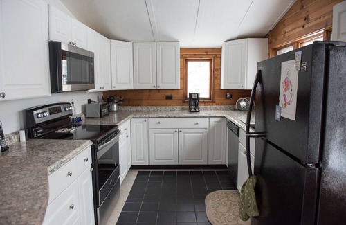 Eden House | Relax on pristine Lake Eden