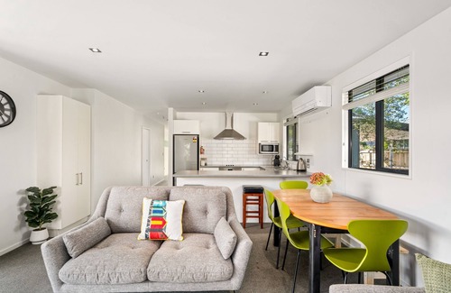 Albert Town House | Relax on Snowberry – Wanaka Holiday Home