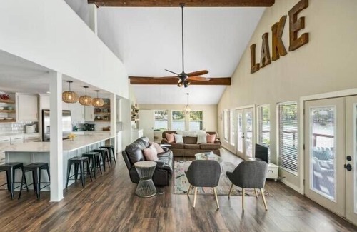 Murchison House | Relax on the ISLAND! Chef's Kitchen, dreamy views! Maui mat/Kayak/SUP! Sleep 12