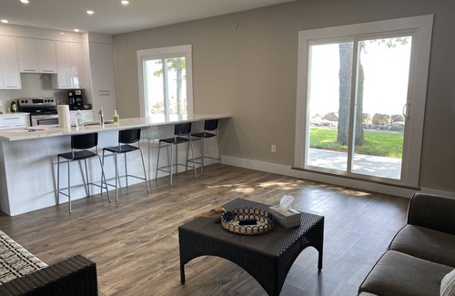 Leamington Cottage | Relax, On-the-Rocks; Great spot for couples