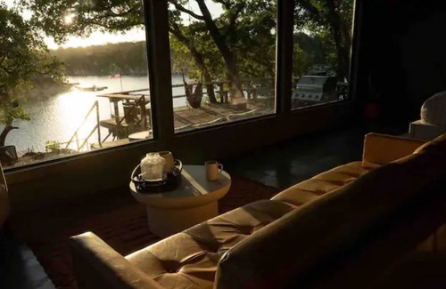Cisco Cabin | Relax on the Water at Cabin on the Cove Lake Cisco.