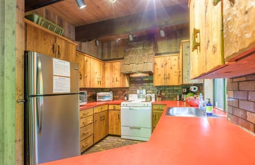 Bend House | Relax on the Zig Zag River!