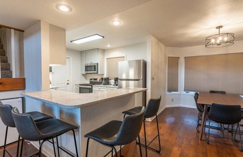 Osage Beach Apartment | Relax & Recharge: 3BR Lake View w/Balcony (D3)