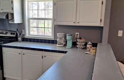 Northeast Raleigh House | Relax, Recharge, and Reconnect in Style – Modern Comfort Meets Small-Town Charmn