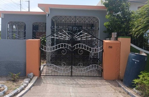 Spanish Town Zone House | Relax & Recharge in Spanish Town – 2BR Oasis w/Hot Tub, AC & Wi-Fi
