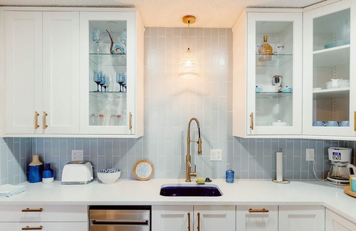 Jensen Beach Condo | Relax & Recharge in Charming Jensen Beach – Fully Renovated Coastal Condo!