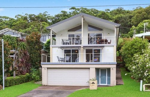Hardys Bay House | 'Relax, Refresh, Breathe' by Accom Holidays