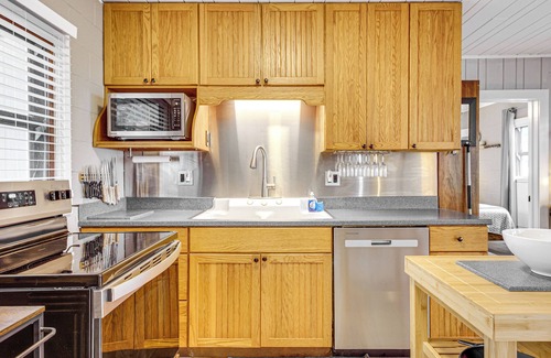 Panacea Cottage | Relax & Refresh: Waterfront Cottage in Panacea