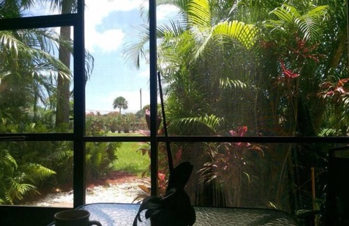 Jupiter Condo | Relax, replenish next to park, by the beach.
