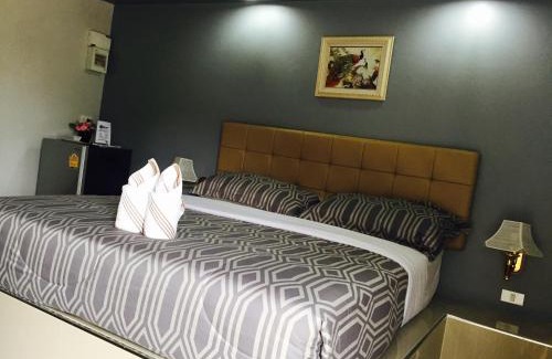 Banphot Phisai House | Relax Resort
