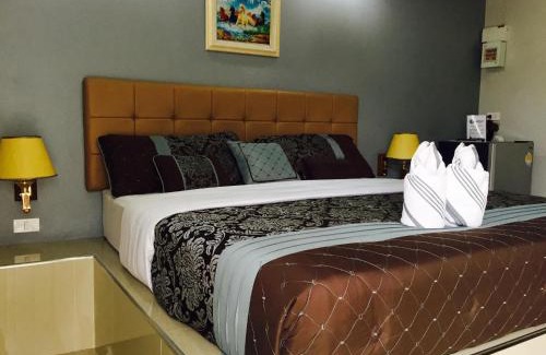 Banphot Phisai House | Relax Resort