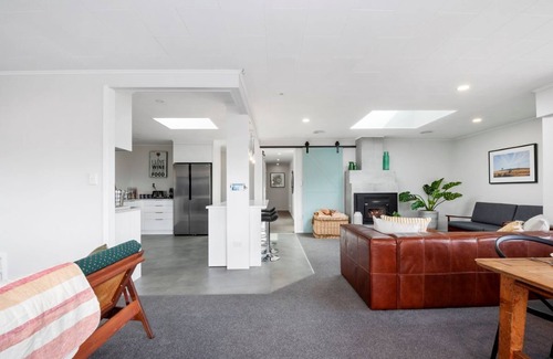 Richmond Heights House | Relax @ Richmond Heights