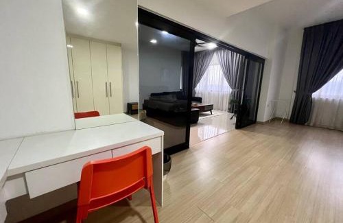 The Strand Apartment | Relax Suite Encorp Residence -Alpha IVF-Mall