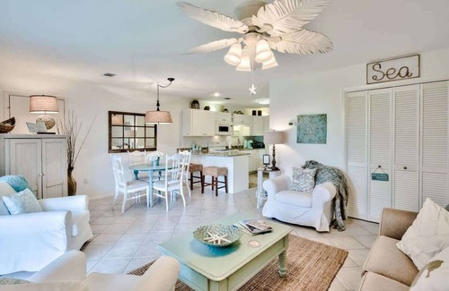 Seagrove Beach Condo | Relax & Unwind: 30A Condo Near Beach